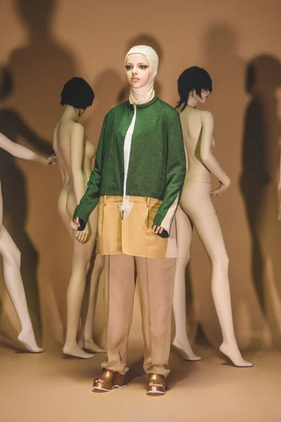 Look 14